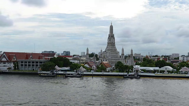 位于泰国曼谷的“Wat Arun”寺庙的时间圈视频素材