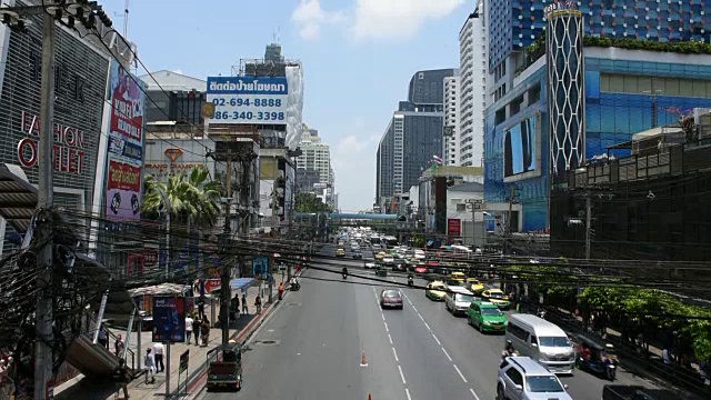 佩彻布里路，靠近普拉图南市场和铂金时尚中心，交通堵塞视频素材