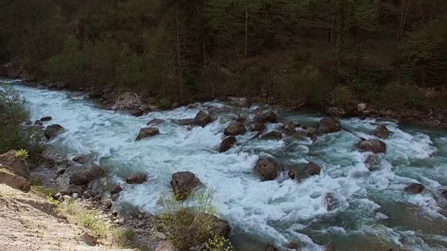 神奇的拍摄河流。视频素材