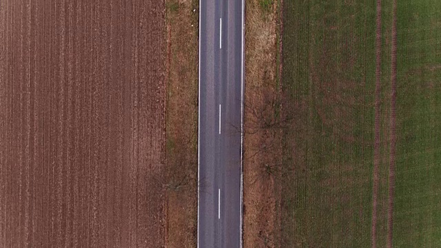 空旷的乡村道路-无人机射击视频素材