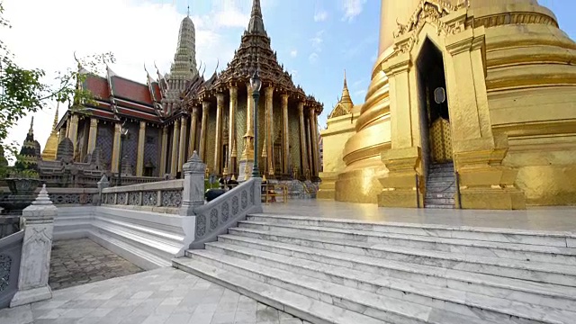 玉佛寺(翡翠佛寺)。它是泰国曼谷著名的旅游景点之一视频素材