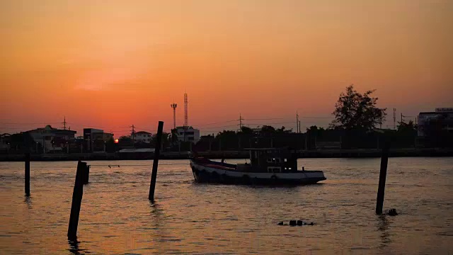 河上渔船的时间流逝视频素材