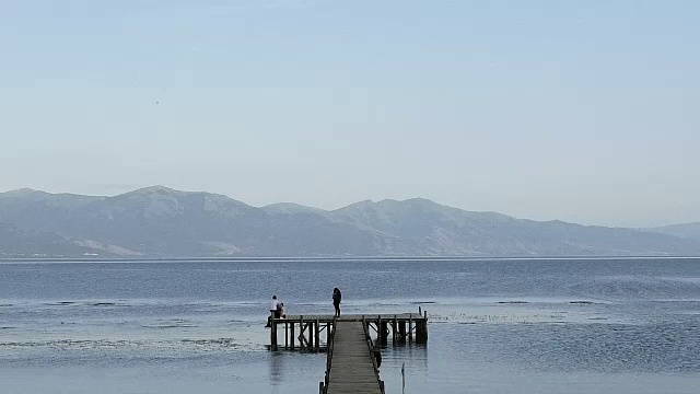 马其顿普雷斯帕湖的码头视频素材