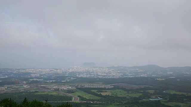 博物馆岛(韩国421自然纪念碑)和济州岛的西浦市视频素材