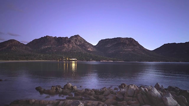 澳大利亚塔斯马尼亚的科尔斯湾夜景视频素材