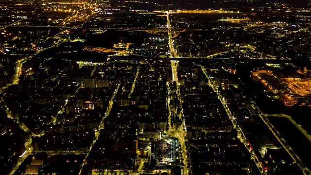 夜晚日落照亮米兰城市风景交通街道空中全景4k时间流逝意大利视频素材