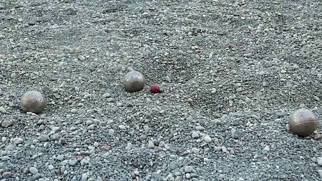 Petanque Boules Boccia球砂砾地面慢动作视频素材