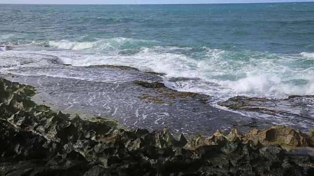 火山熔岩海岸视频素材