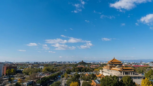 北京城市天际线的时间流逝与多云的天空背景视频素材