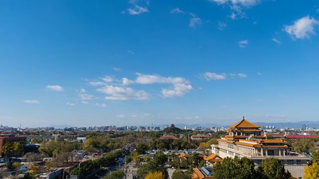 北京城市天际线的时间流逝与多云的天空背景视频素材