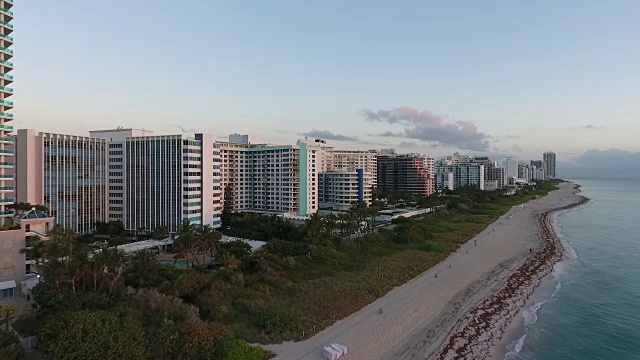 鸟瞰图南海滩在一个美好的日子视频素材