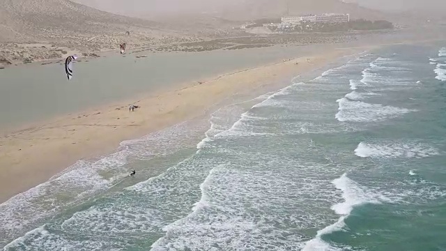 海浪和海滩建立拍摄视频素材