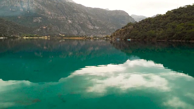 天线在泻湖视频素材