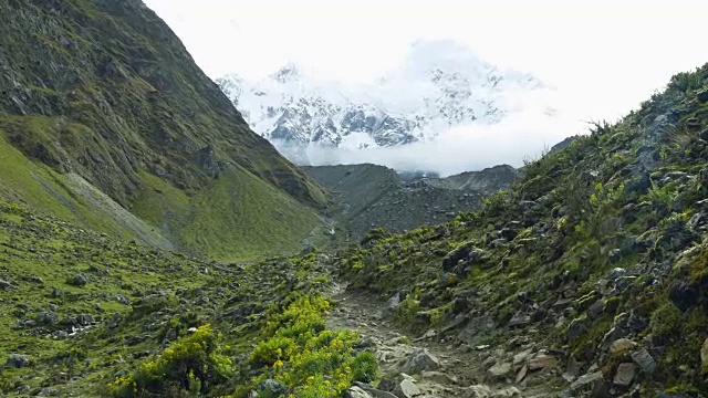 萨尔坎泰山脉徒步旅行视频素材