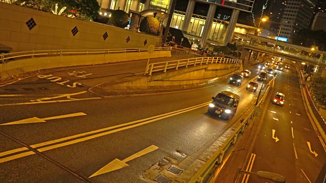 香港高速公路上繁忙的交通视频素材