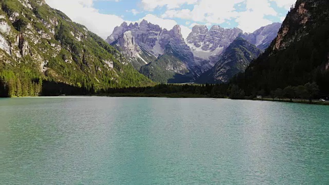 Dürrensee在Dolomites，南泰洛视频素材