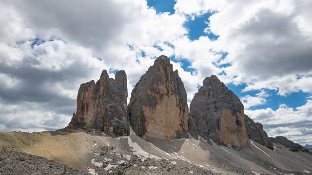 拉瓦雷多的三座山峰，白云石视频素材