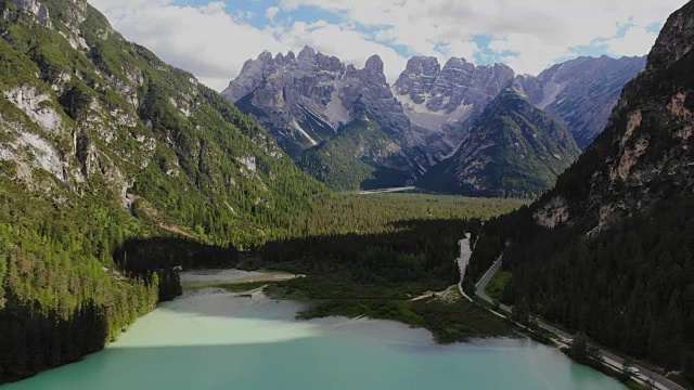 Dürrensee在Dolomites，南泰洛视频素材