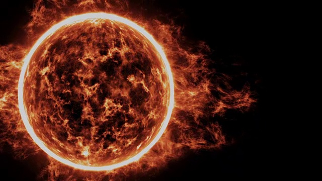 太阳表面有太阳耀斑和日珥飞溅。在黑色背景上燃烧的太阳视频素材