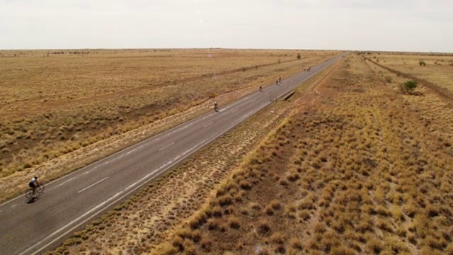 漫长的道路和广阔的地平线视频素材