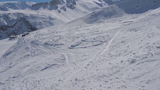 令人惊叹的美丽全景从下向上的雪山视频素材