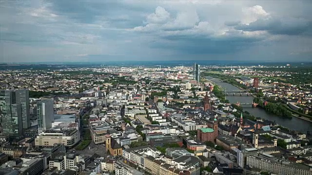 高清延时:鸟瞰图的法兰克福城市景观视频素材