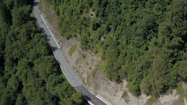 上面蜿蜒的道路视频素材