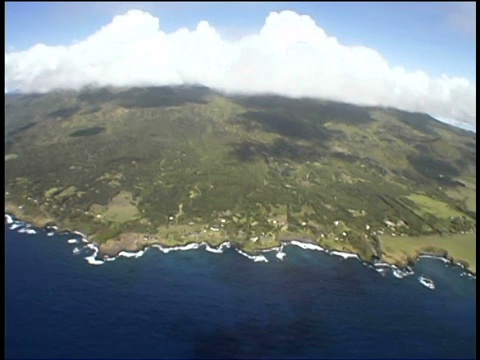 鸟瞰图哈纳海岸，毛伊岛，夏威夷视频素材