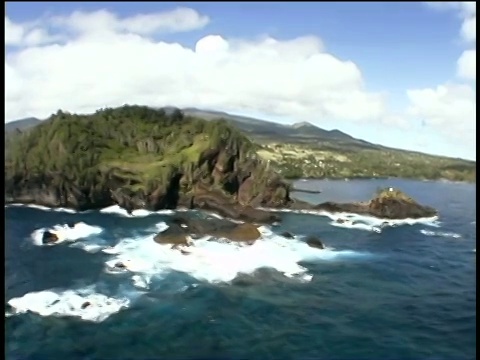 跟踪拍摄的海岸哈纳海岸，毛伊岛，夏威夷视频素材