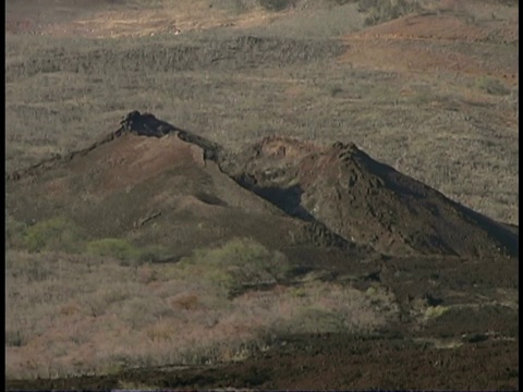 在毛伊岛哈雷阿卡拉火山上形成的火山口的特写。视频素材