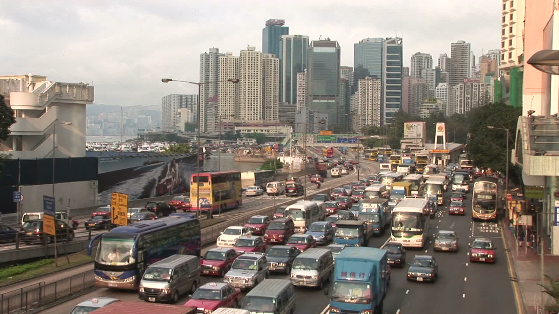 中国香港繁忙的交通状况视频素材