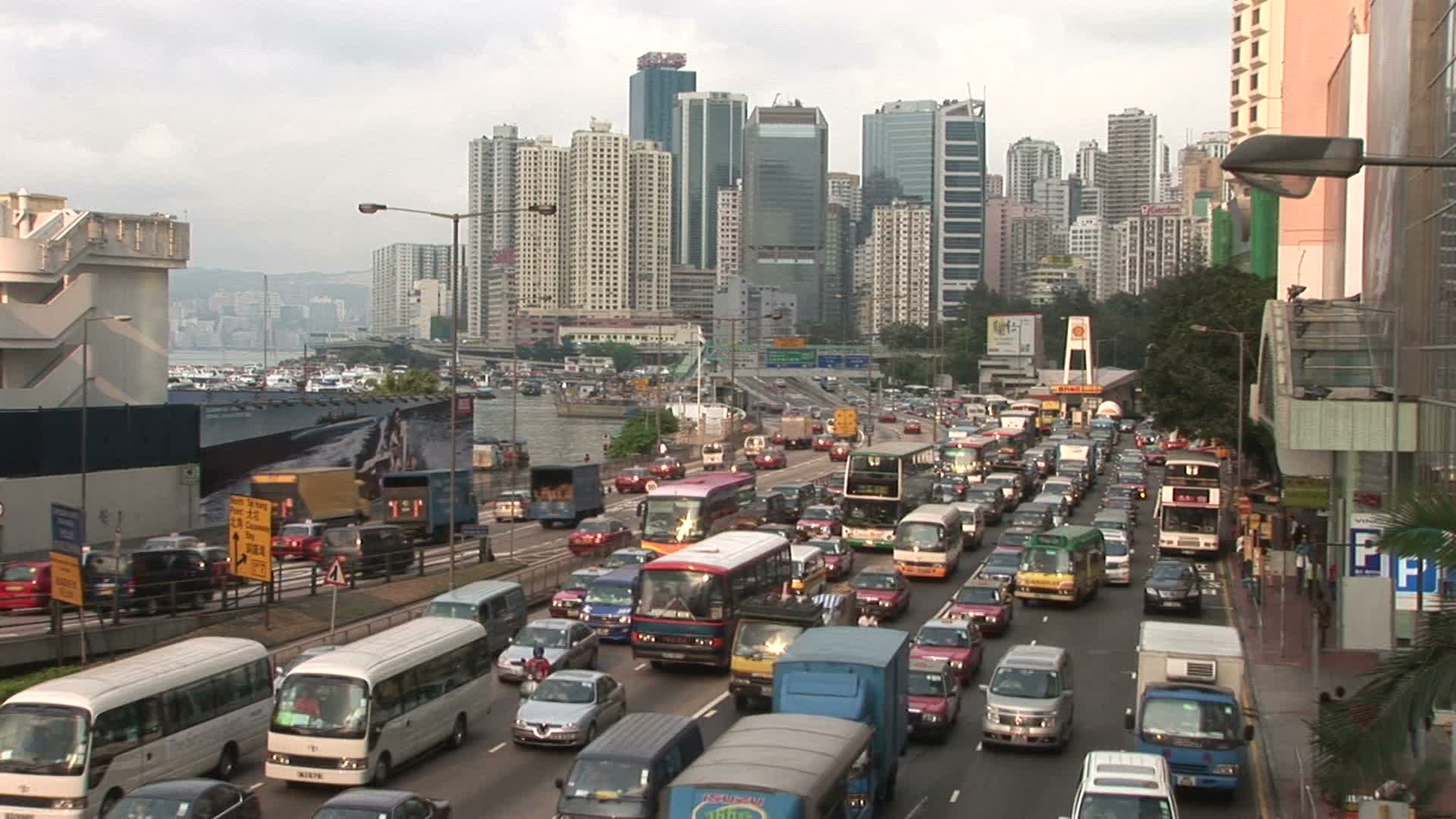 中国香港的一条高速公路视频素材