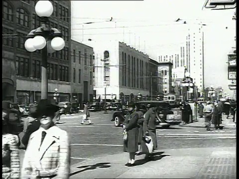 1939年WS街道场景与行人和汽车/里士满，弗吉尼亚州，美国视频素材