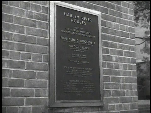 1939年MS Harlem River Houses标志/美国纽约市视频素材