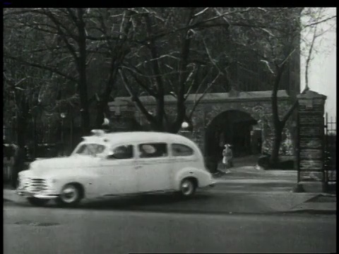 1948年，蒙太奇紧急车辆冲向犯罪现场/纽约布鲁克林，美国视频素材