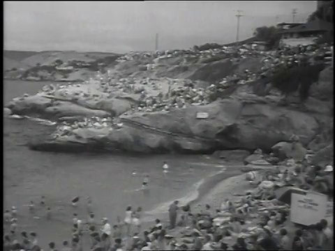 1939年蒙太奇激流游泳比赛/加州拉霍亚，美国视频素材