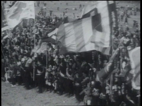 1934年5月23日，蒙太奇日本男子在风筝飞行比赛中打斗/日本视频素材