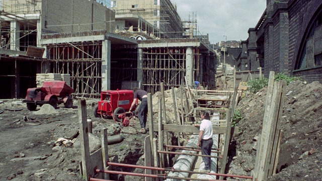 1973蒙太奇工人建造扩建室/英国诺丁汉视频素材