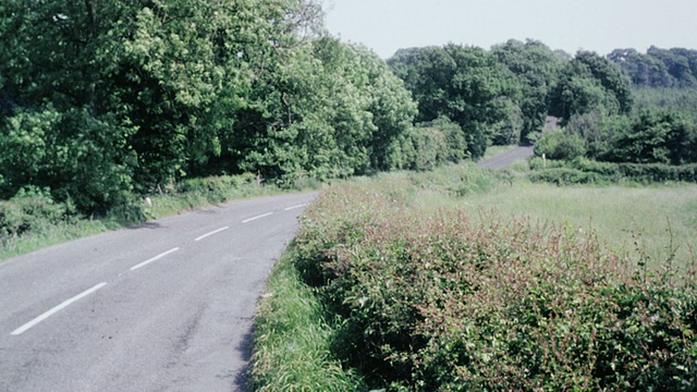 蒙太奇专业矿山经理驾驶乡村道路/英国，英国视频素材