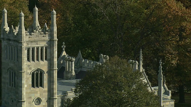 AERIAL Lyndhurst，哥特式复兴乡村别墅/ Tarrytown，纽约，美国视频素材