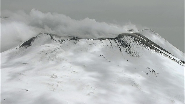 白雪覆盖的山脉视频素材