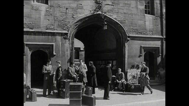 英国牛津大学(Oxford University)的学生将于下学期休学视频素材