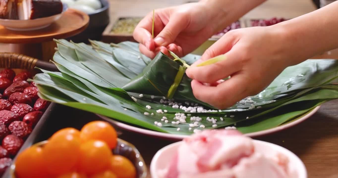 端午节包粽子书法香包艾草超长合集（选编）视频素材