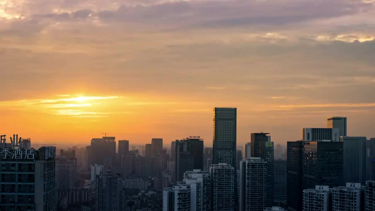 在成都遥望雪山风光延时视频素材