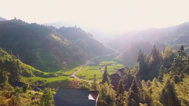 中国贵州黔东南山区晨光航拍1视频素材