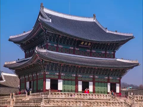 gyeongbok贡宫(朝鲜王朝的主要皇宫)的Geunjeongjeon Hall / Jongno-gu，首尔，韩国视频素材