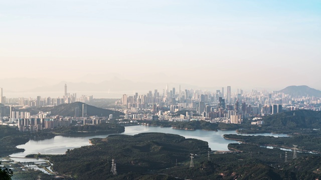 中国广东省深圳市羊台山俯瞰南山区城市天际线视频素材