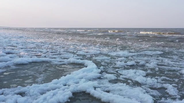 中俄界湖兴凯湖融化进行时视频素材