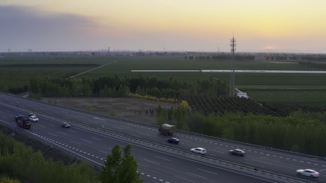 傍晚高速公路航拍视频下载