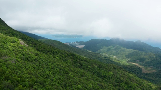 航拍七娘山顶东涌村视频下载